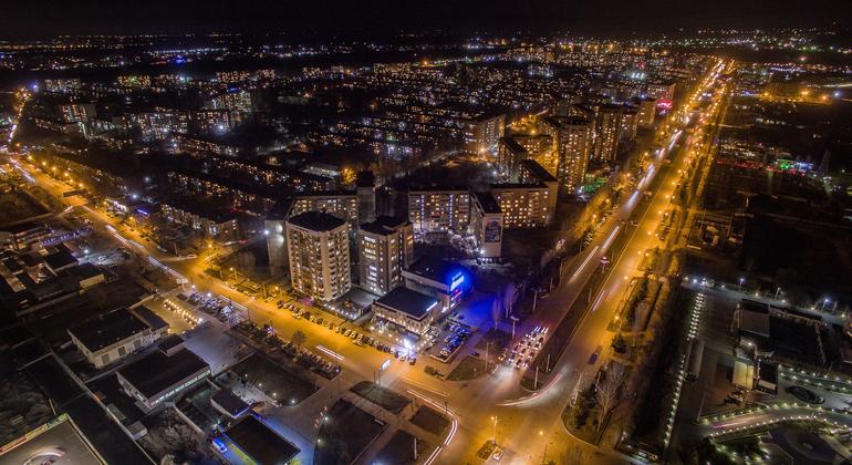 吉尔吉斯斯坦总统和塔吉克斯坦总统在吉尔吉斯斯坦首都比什凯克举行会晤，签署具有历史意义的国家边界条约。